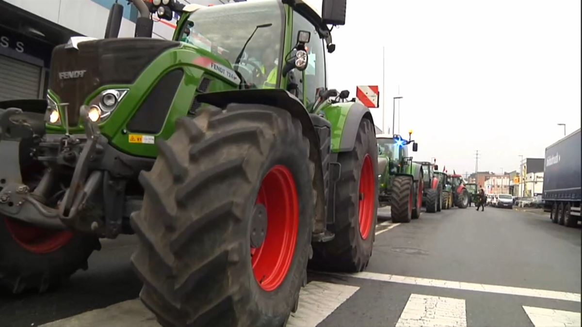 Tractores en Irun. Imagen obtenida de un vídeo de EITB Media.
