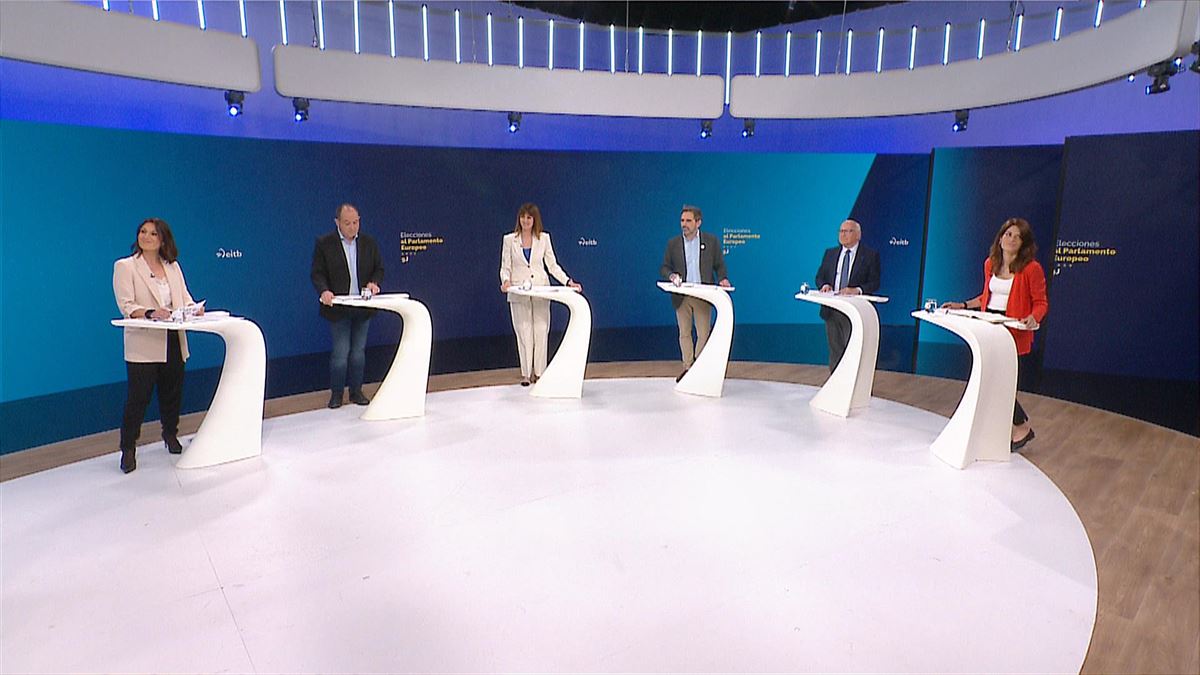 Representantes de las candidaturas en el segundo debate.