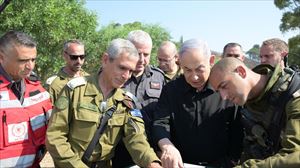 Netanyahu, Libanoko mugan dauden militarrei bisita egiten. Argazkia: EFE