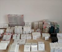Detienen a 12 personas e intervienen 5319 productos falsificados de telefonía móvil en Bizkaia