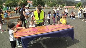 El encuentro de las escuelas pequeñas de Bizkaia reúne a 400 niños y niñas en La Arboleda