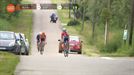 Momento en que los escapados se equivocan de ruta, en la sexta etapa del Critérium Dauphiné 