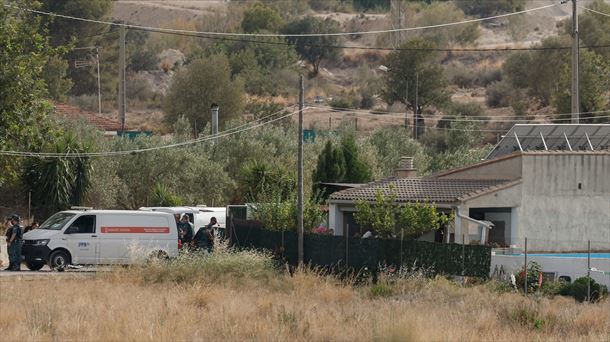 Un hombre mata a su mujer y a su hijo en Benaguasil (Valencia). Foto: EFE.