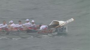El proel de Ondarroa recibe un duro golpe en la cintura debido a las malas condiciones de la mar
