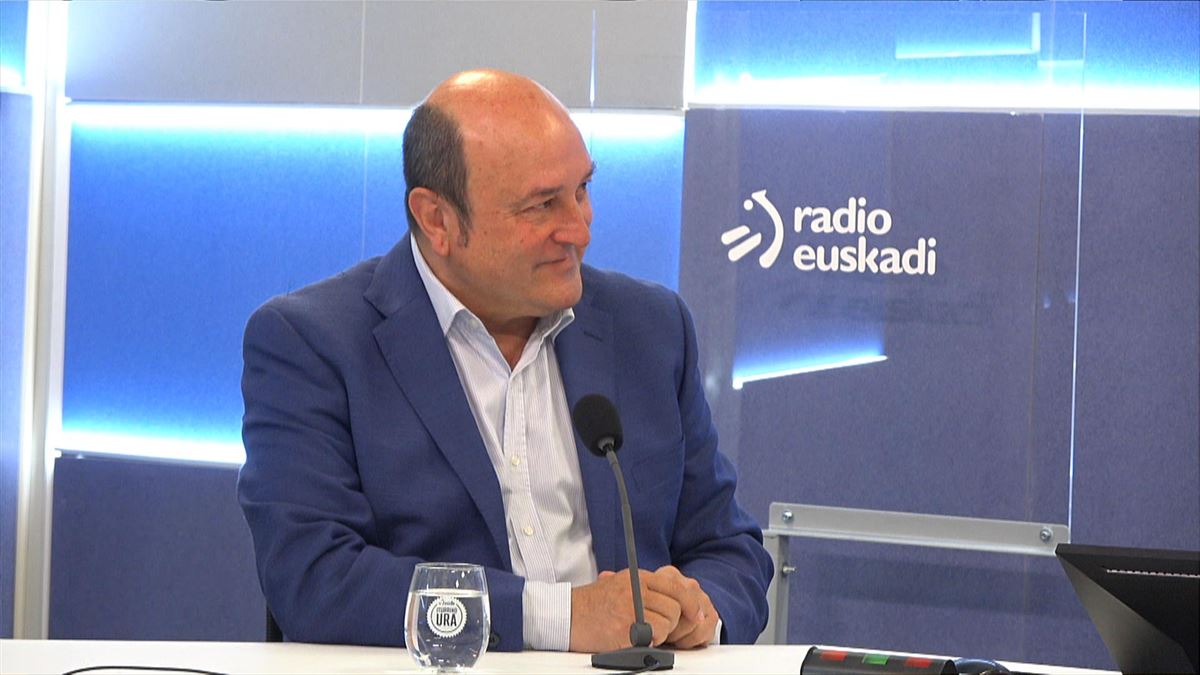 El presidente del EBB del PNV, Andoni Ortuzar, en Radio Euskadi