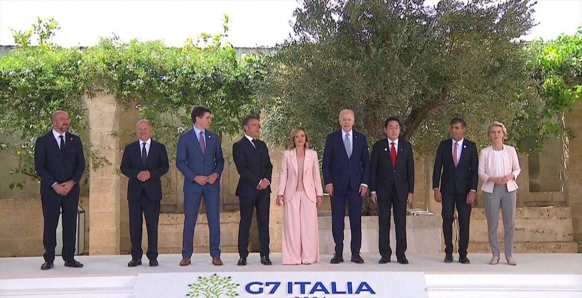 Dena prest Italian, G7 taldearen bilera hartzeko
