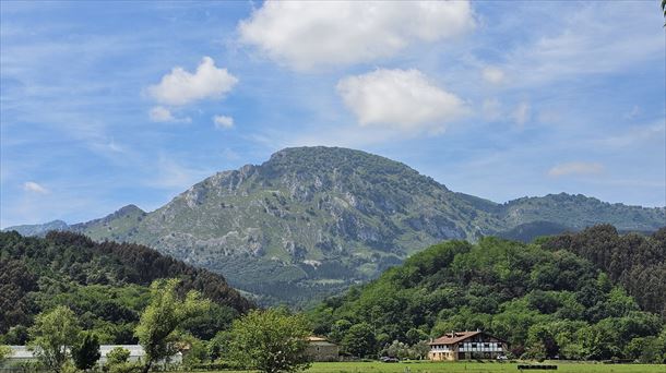 Mugarra desde Iurreta (Bizkaia). Foto de archivo: Javier Lana Zuñiga