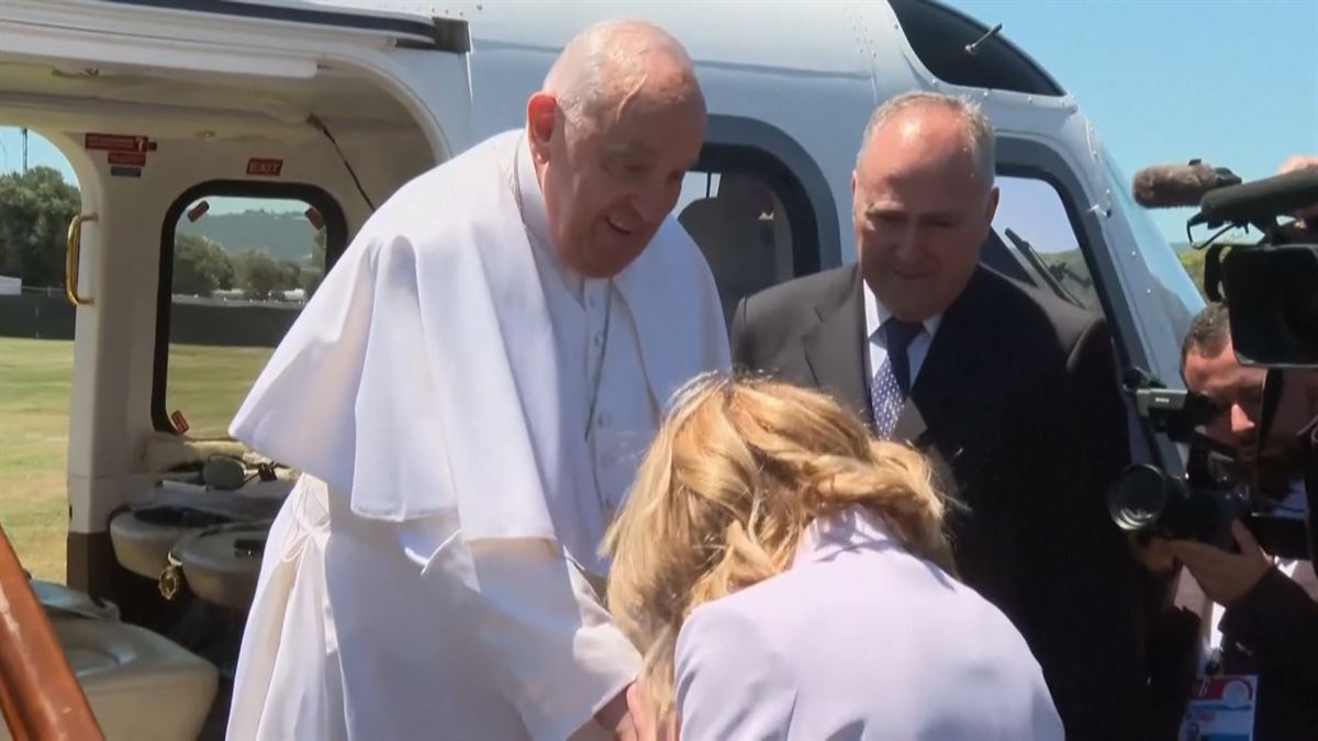 El papa Francisco y Giorgia Meloni. Imagen obtenida de un vídeo de Agencias.