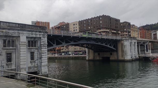 Puente de Deusto, Bilbao. 