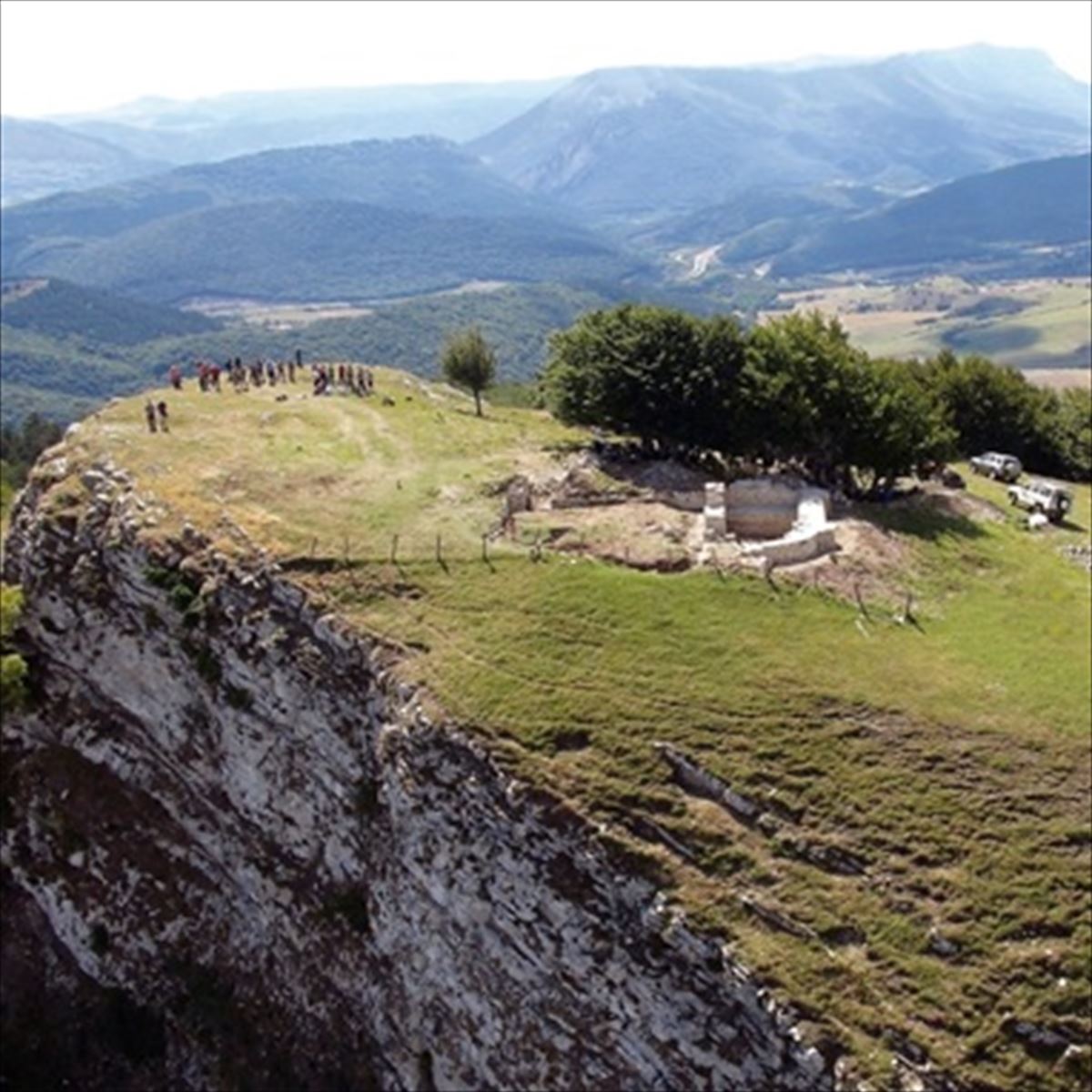 Restos del monasterio de Doneztebe en Arriaundi. Foto: Aranzadi