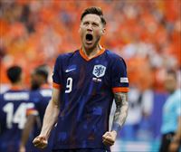 Países Bajos comienza la Eurocopa con una sufrida remontada ante Polonia (1-2)