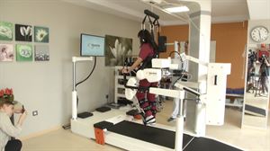 Lokomat gailua: ibiltzen berriz ikasi behar dutenentzako laguntza berria