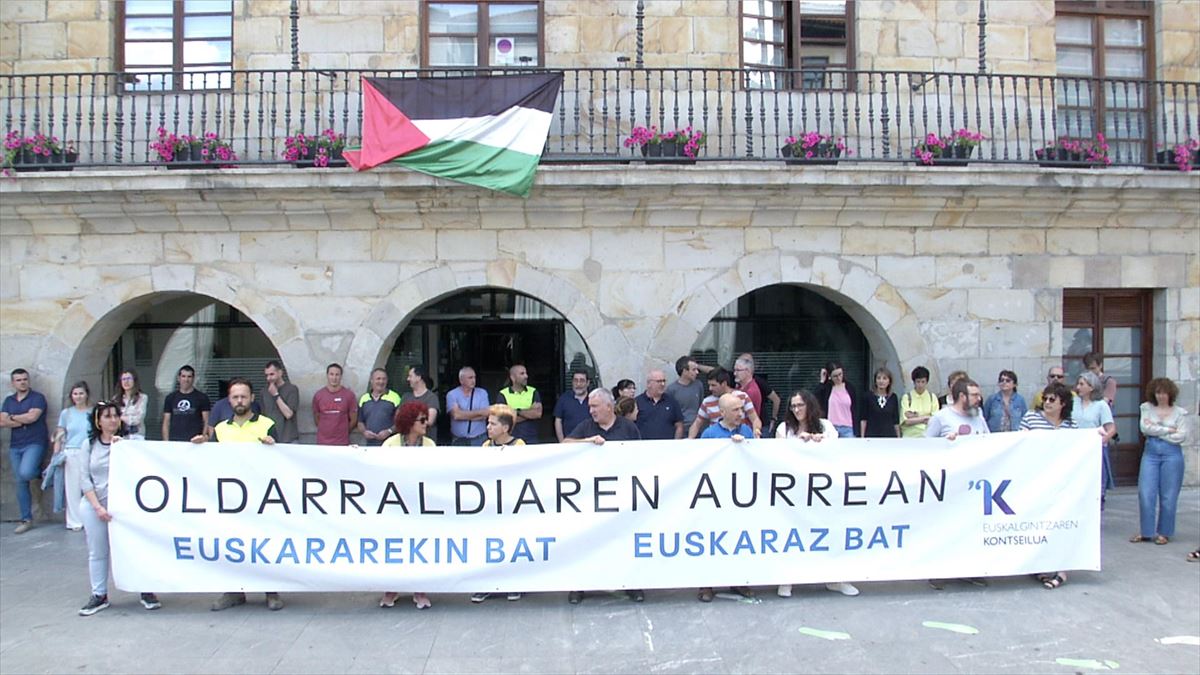 Protesta del comité de empresa del Ayuntamiento de Galdakao. Foto obtenida de un vídeo de EITB Media