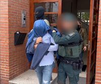Durangon lan egiten duen ofizialorde bat da atzo drogaren aurkako polizia-operazioan atxilotutako ertzaina