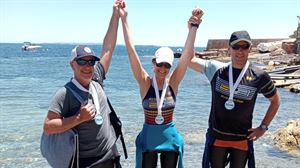 Itziar Gonzalez, ikusmen desgaitasun larria izanda, Eivissatik Formenterara igerian egin duen aurrenekoa