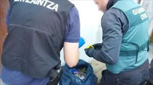 Droga-trafikoan aritzen zen erakunde bateko hainbat kide espetxeratu dituzte Bizkaian