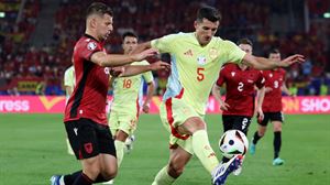 España pasa a octavos con pleno de victorias e Italia lo acompaña 'in extremis'