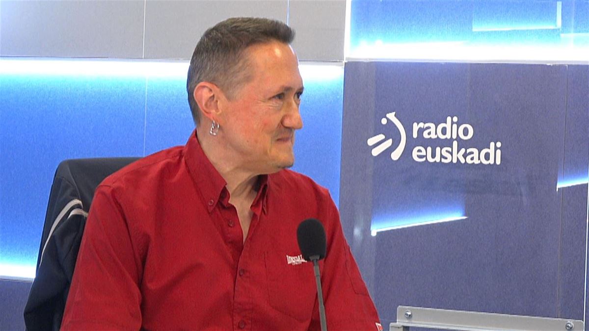 Fermin Muguruza en los estudios de Radio Euskadi, en una imagen de archivo