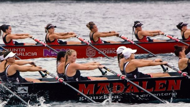 La clasificatoria determinará qué equipos podrán remar este domingo. Foto: EITB Media.