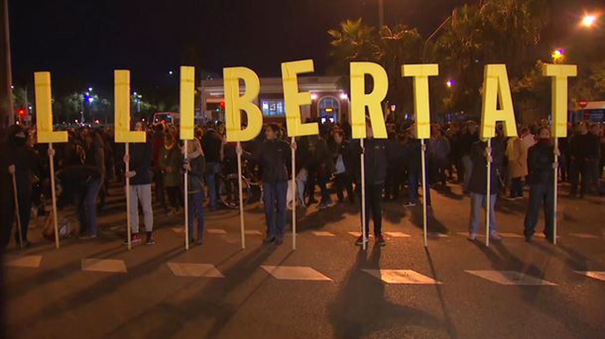 Protesta de los CDR. Foto obtenida de un vídeo de archivo emitido en EITB Media