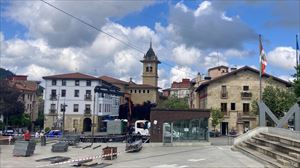 Emakunde y Eudel se alían para prevenir agresiones sexistas en las fiestas de los pueblos