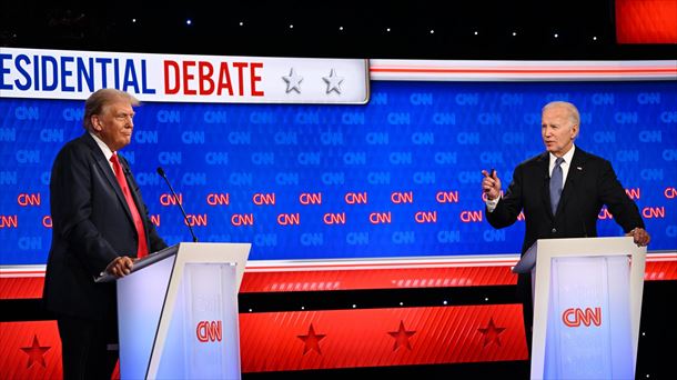 Trump, aggressive and confident, charges against a hesitant Biden in a decisive debate