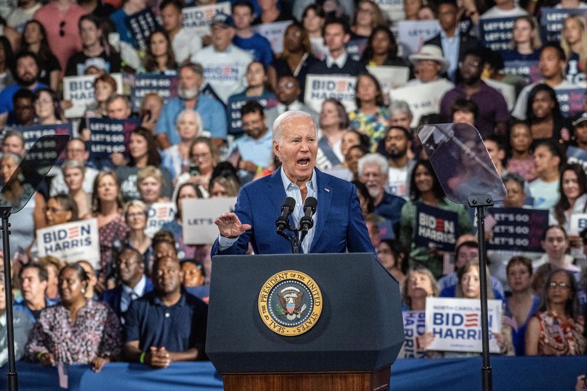 Joe Biden, en el mitín multitudinario realizado en Carolina del Norte. Foto: EFE.