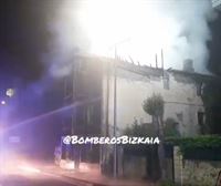 Un incendio sin heridos ha provocado importantes daños en una casa deshabitada de Bedia
