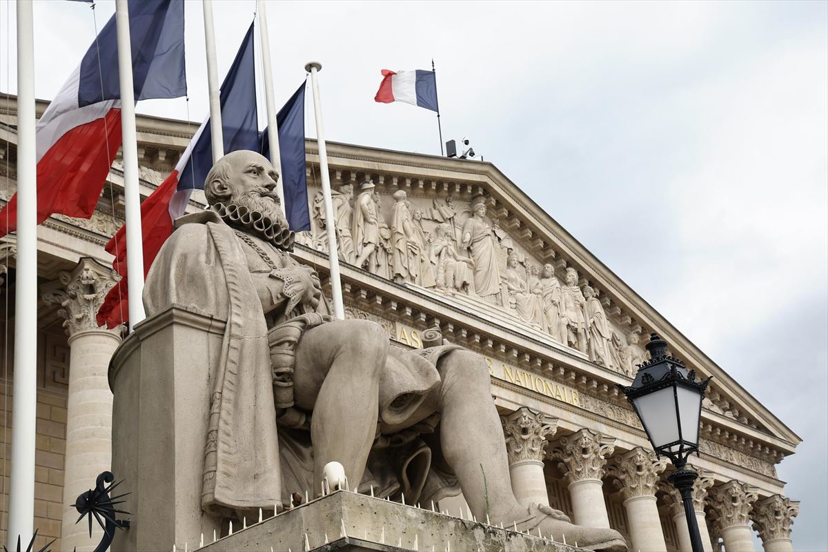 Exterior de la Asamblea Nacional francesa. Foto: EFE