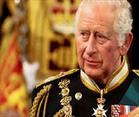 Carlos III declara la guerra a… su madre, su hermano…