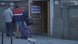 El Reino Unido vota en unas elecciones con probable 'supermayoría' laborista