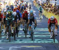 Dylan Groenewegenek irabazi du Dijonen izandako esprinta, eta Pogacarrek lider jarraitzen du Tourrean
