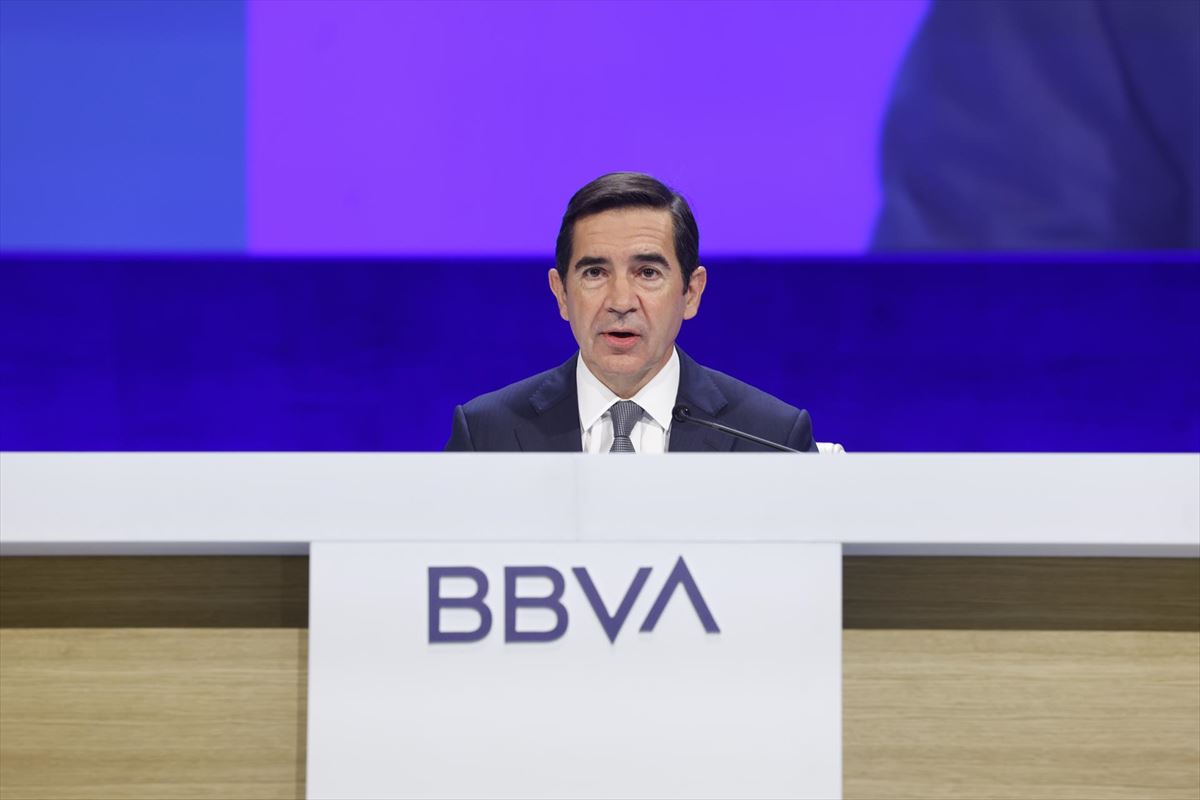 El presidente del BBVA, Carlos Torres, en la junta de accionistas extraordinaria