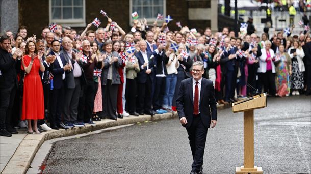 Starmer llegando a Downing Street. Foto: EFE