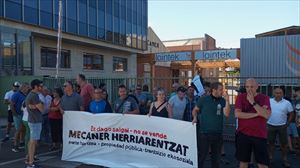 Mecanerreko langileek lantegiaren desegitea gelditzeko eskatu dute 