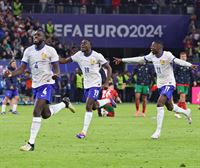 Frantziak penaltietan kanporatu du Portugal, eta Espainiaren aurka jokatuko du Eurokopako finalaurrekoa