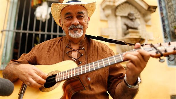 La cubana Gloria Torres regresa a los veranos de "Más Que Palabras" con el virtuoso tresero Pancho Amat
