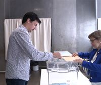 Los franceses y francesas residentes en Euskadi acuden también a votar 
