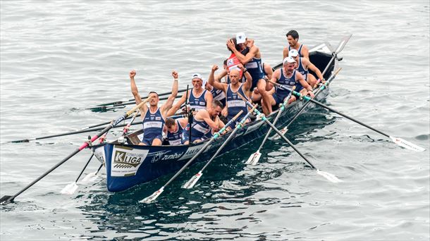 Urdaibai afronta la 2ª jornada de La Concha con 14 segundos de ventaja sobre Zierbena. Foto: Efe.