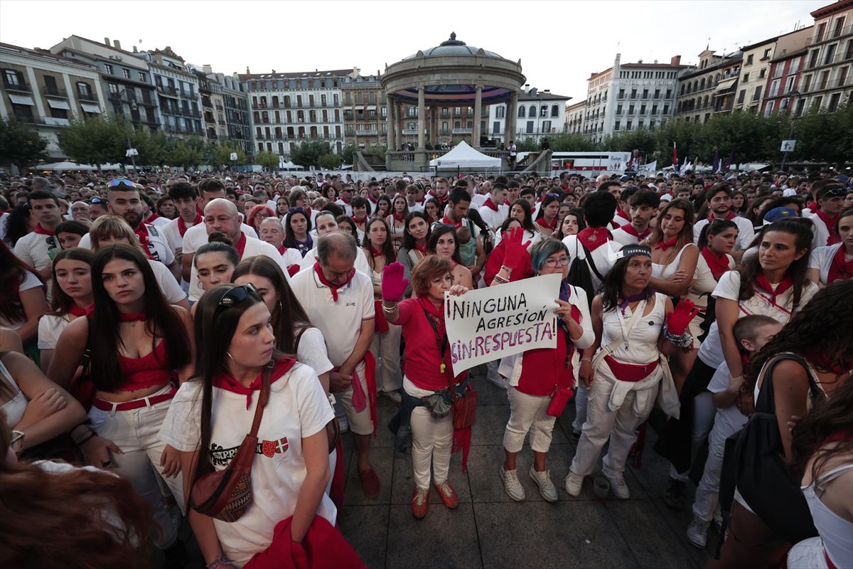 Protesta contra la violencia machista durante los sanfermines. Foto de archivo: EFE