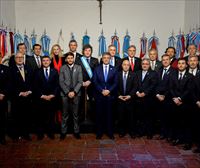 Javier Milei firma con 18 gobernadores el ''Pacto de Mayo'': ''Es sin duda el símbolo de un cambio de época''