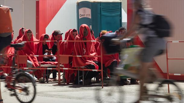 Varias personas llegadas en cayucos a Fuerteventura. 