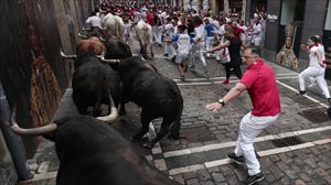 Fuente Ymbroko zezenek entzierro polit eta garbia utzi dute, aurtengo bizkorrena