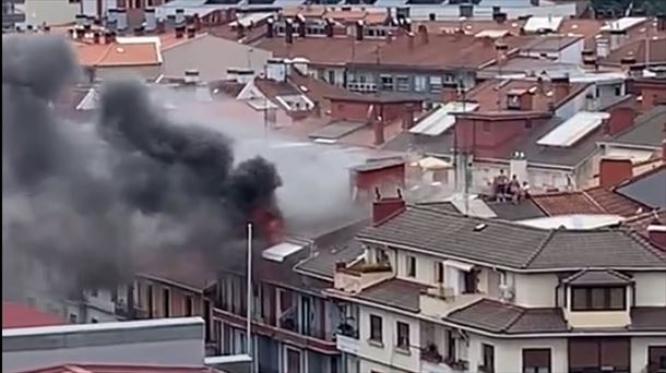 Incendio en Errenteria. Foto: EFE