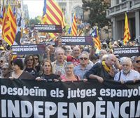 Miles de manifestantes se reúnen en Barcelona contra la forma en la que se está aplicando la ley de amnistía