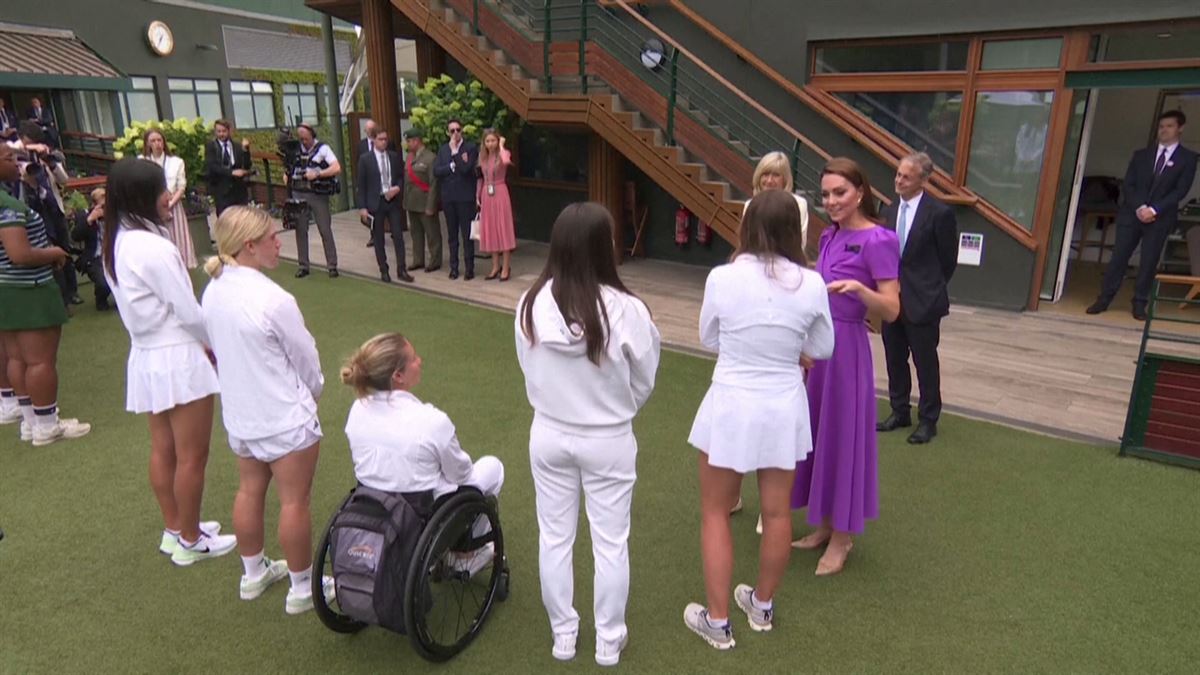 Kate Middleton Wimbledonera joan da, Alcaraz eta Djokovicen arteko partida ikustera
