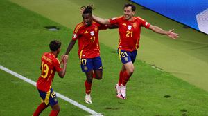 Unai Simón, Remiro, Vivian, Oyarzabal y Nico Williams, convocados por De la Fuente