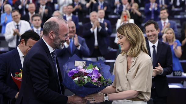 Roberta Metsola tras ser reelegida presidenta del Parlamento Europeo. Foto: EFE