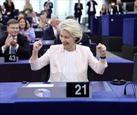 Von der Leyen celebra su reelección como presidenta de la Comisión Europea tras la votación