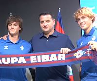 El Eibar presenta a los delanteros Slavy y Jorge Pascual